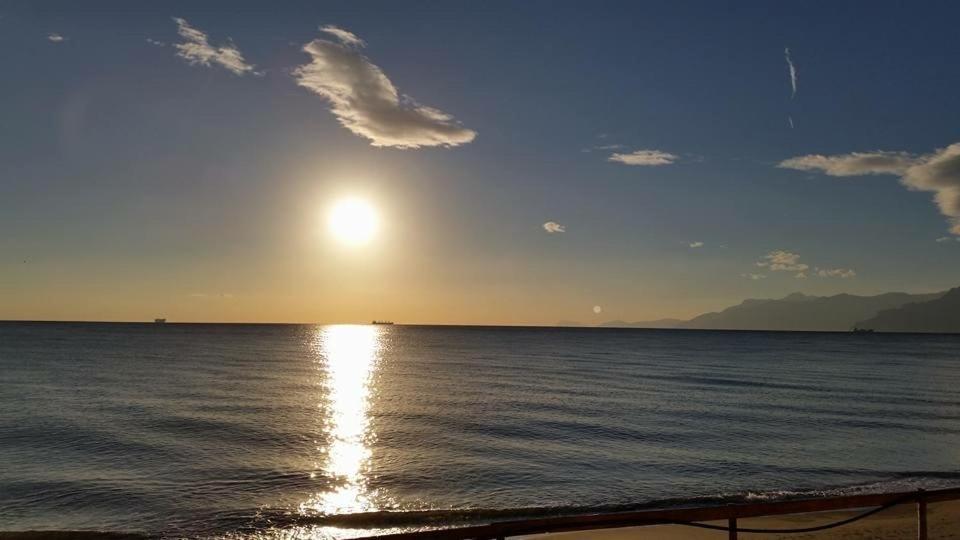 Azzurro Ostello Pontecagnano Exteriör bild